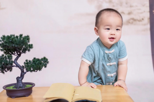 长春宝宝抓耳朵是什么原因